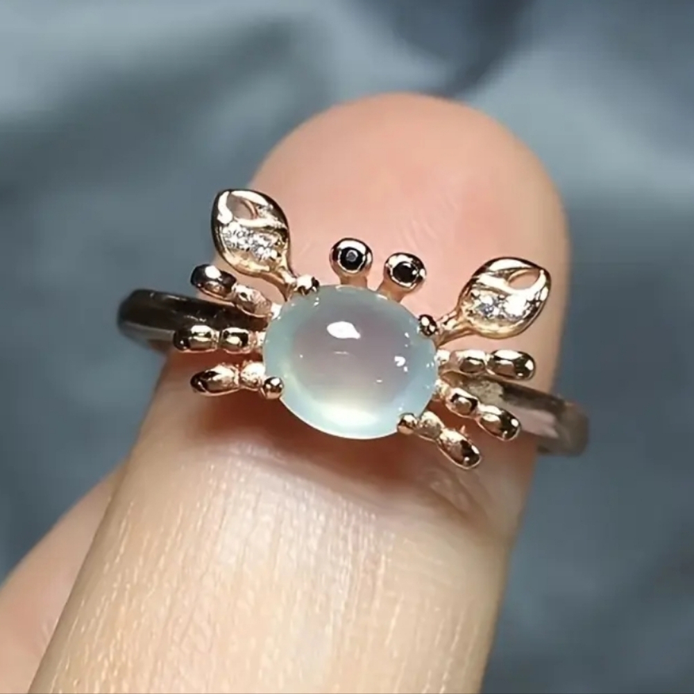 Elegant Gold Crab Ring